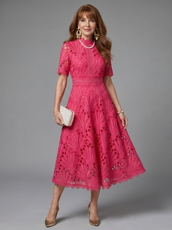 Guinevere | Robe Midi à Taille Ajustée avec Oeillets
