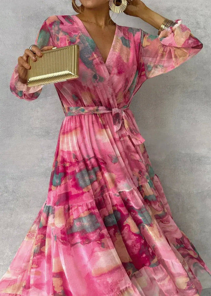 ZOEY | Robe portefeuille fleurie éclatante à silhouette étagée flatteuse - North & Co. Canada