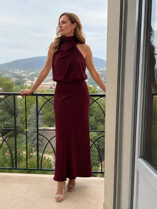 Nopal™ Robe mi-longue sans manches à encolure drapée