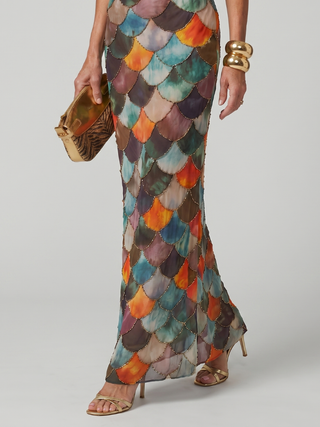 Elara | Robe Maxi à Motif Écailles Ajustée