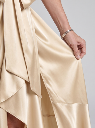 Della | Robe Midi à Encolure Halter