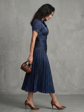 Constance | Robe Midi Rayée à Taille Plissée