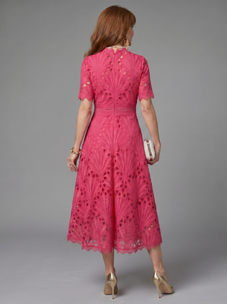 Guinevere | Robe Midi à Taille Ajustée avec Oeillets