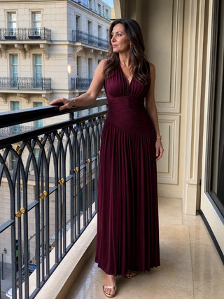 Lemar™ Robe mi-longue plissée sans manches à encolure en V