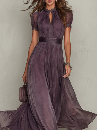 Flavia | Robe longue violette avec décolleté en clé