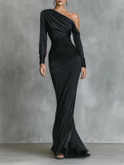 Célina™ | Robe longue en satin à une épaule, en noir - North & Co. Canada