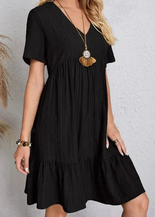 ENORA | FIGURE-FLATTERING ELEGANT DRESS - North & Co. Canada