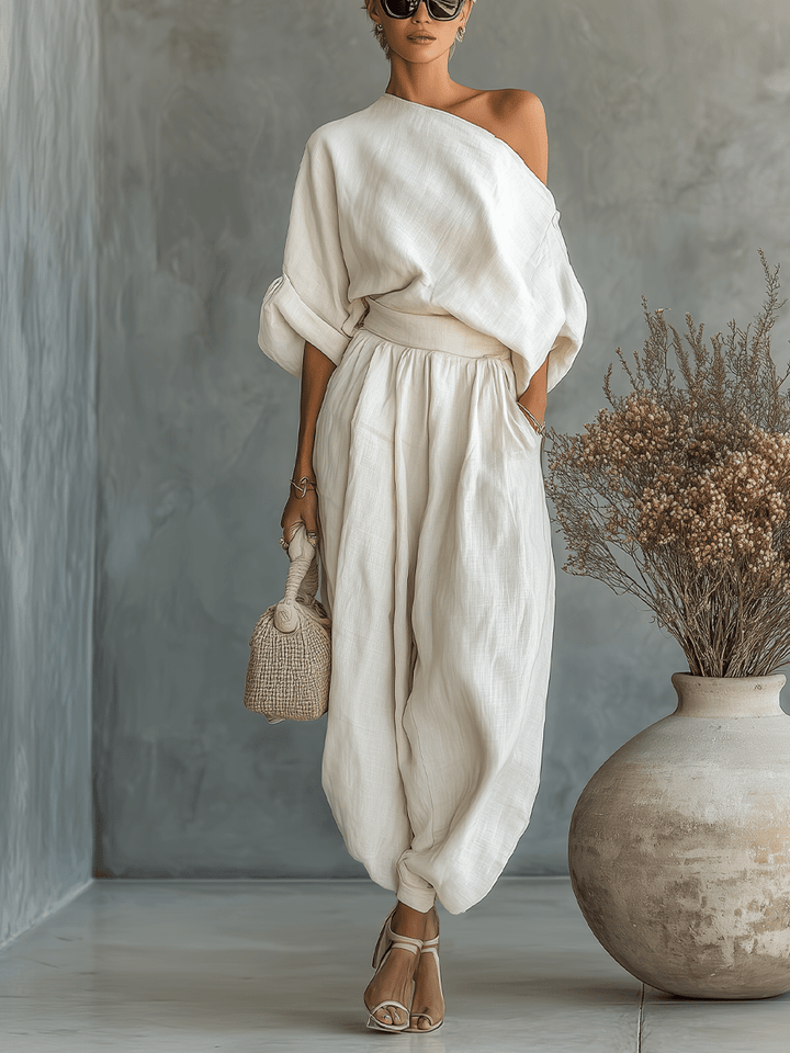 Ensemble en lin blanc cassé pour femme avec haut à épaules dénudées et pantalon fuselé • S1 - North & Co. Canada